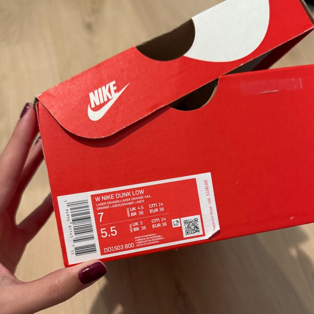 Nike Laser Orange Dunk Low - Picture 5 of 6